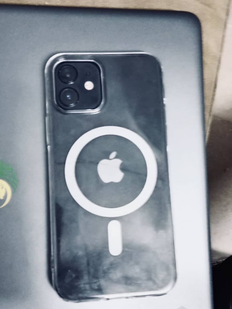 Apple iPhone 12 6