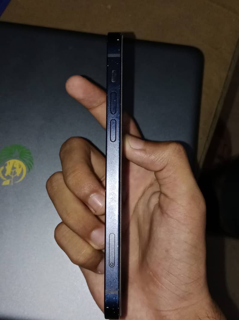 Apple iPhone 12 7