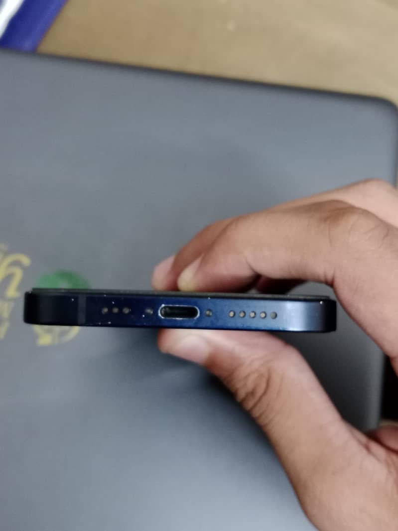 Apple iPhone 12 8