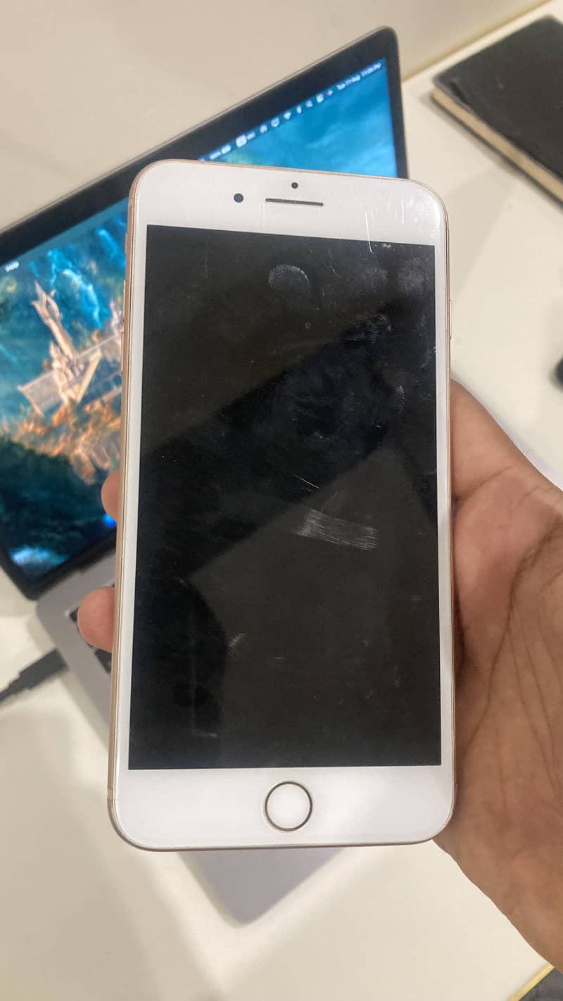 Apple iPhone 8 Plus 1