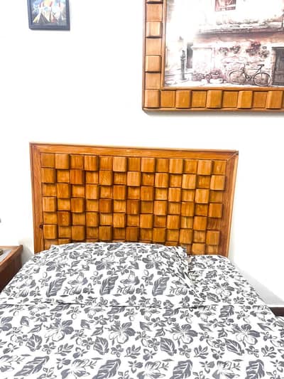 Dayar wood bed wirh side table and wall pic with matress