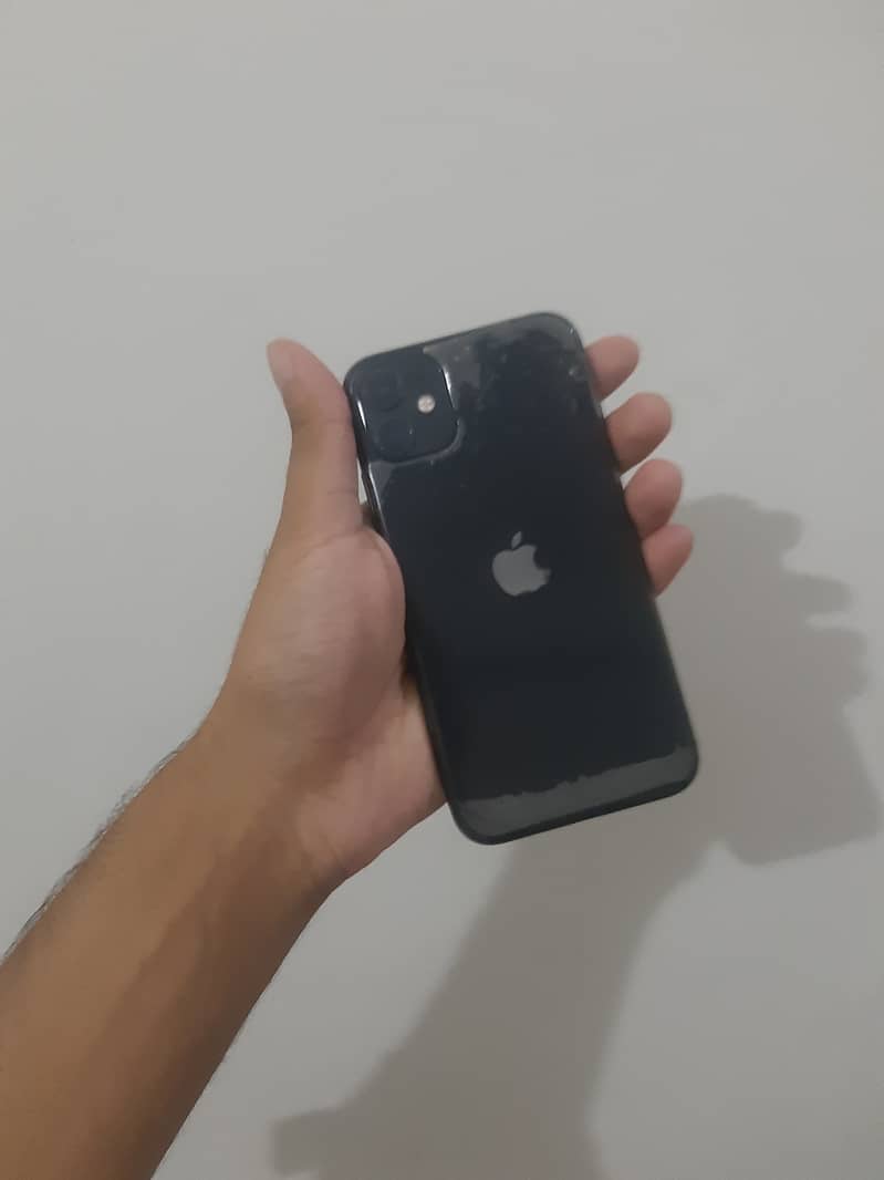 Apple iPhone 11 4