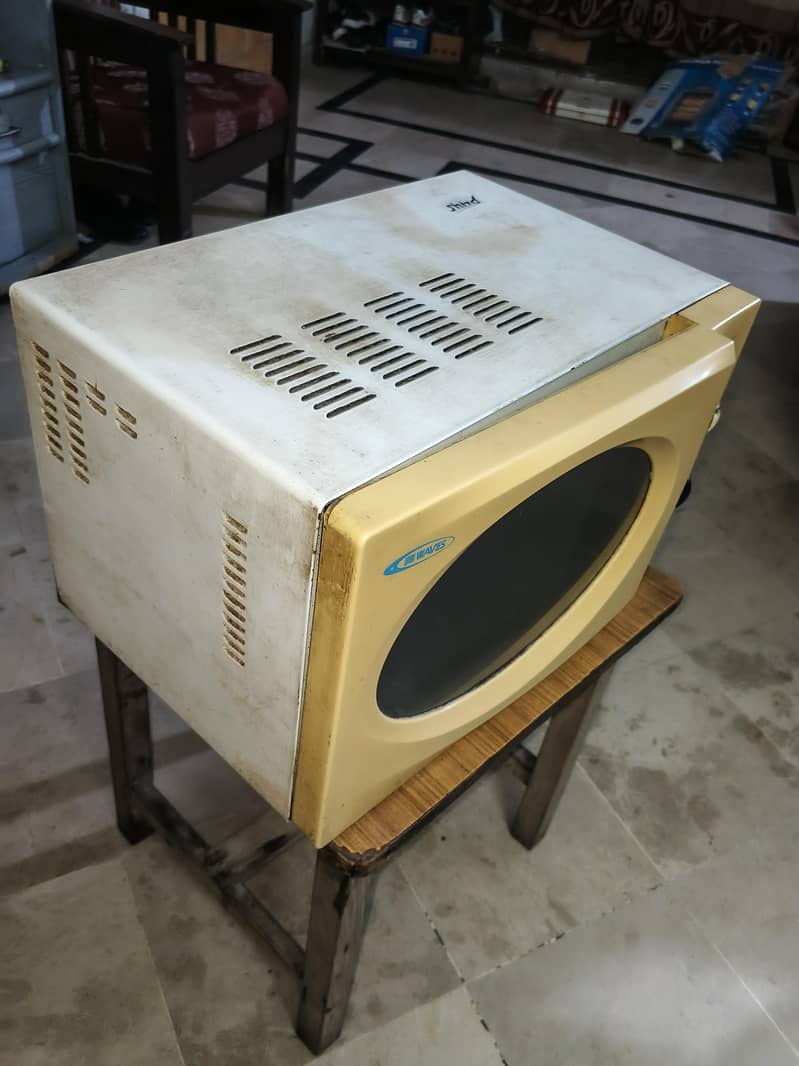 WAVES OVEN 1