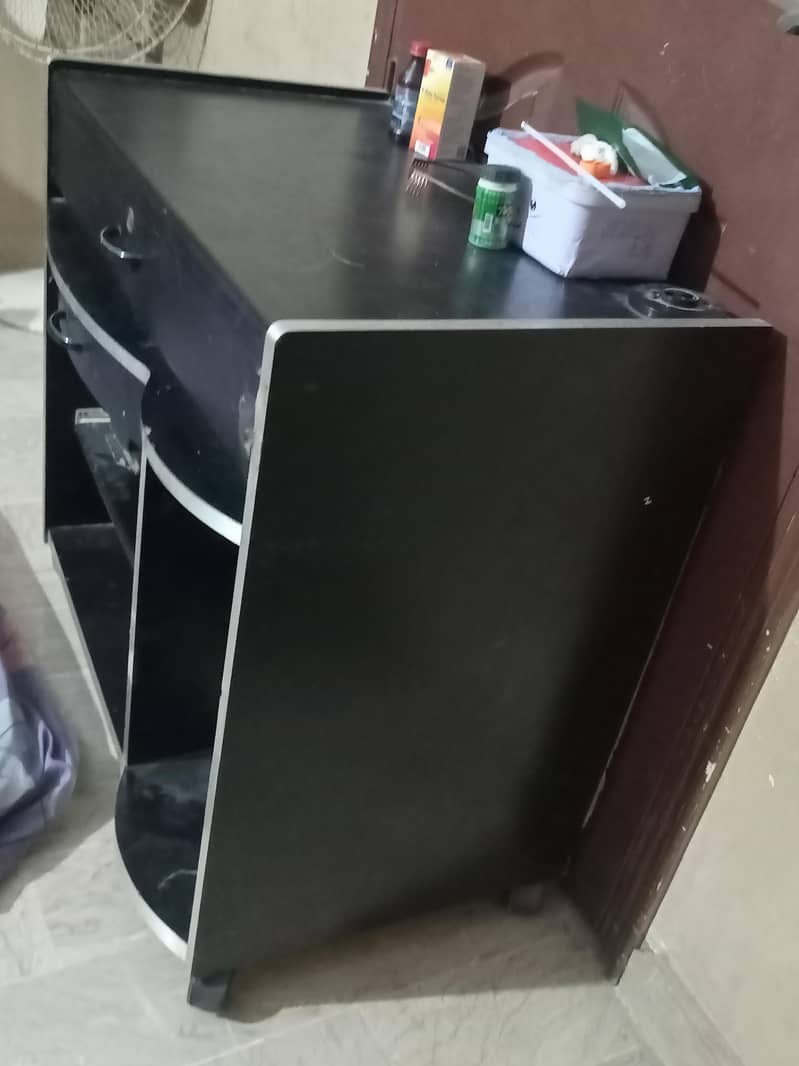 Computer Table used 0