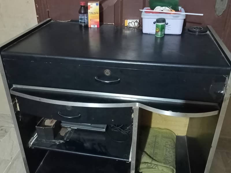 Computer Table used 1