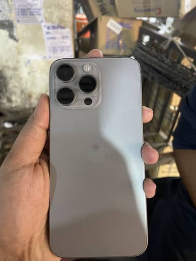 Apple iPhone 15