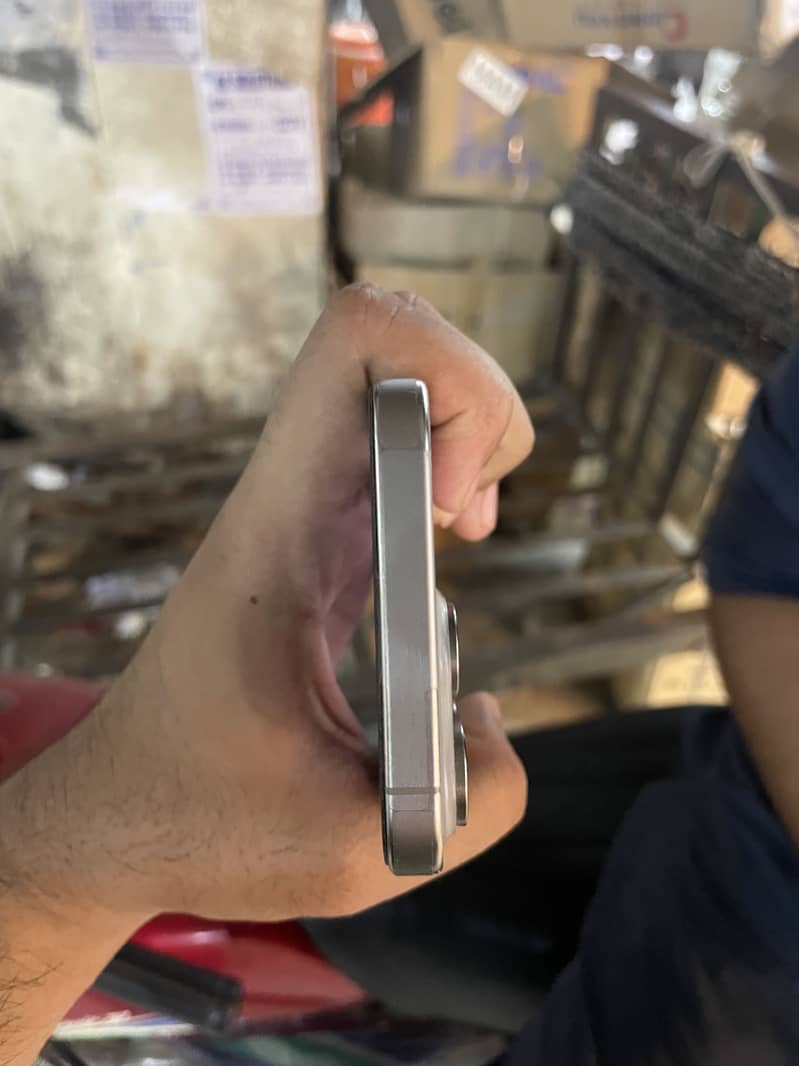 Apple iPhone 15 3