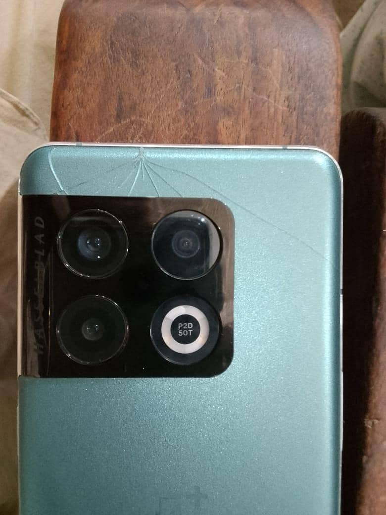 One Plus 10 Pro 4