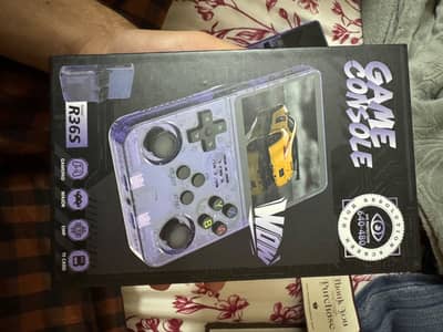 R36S game console 128gb (brand new)