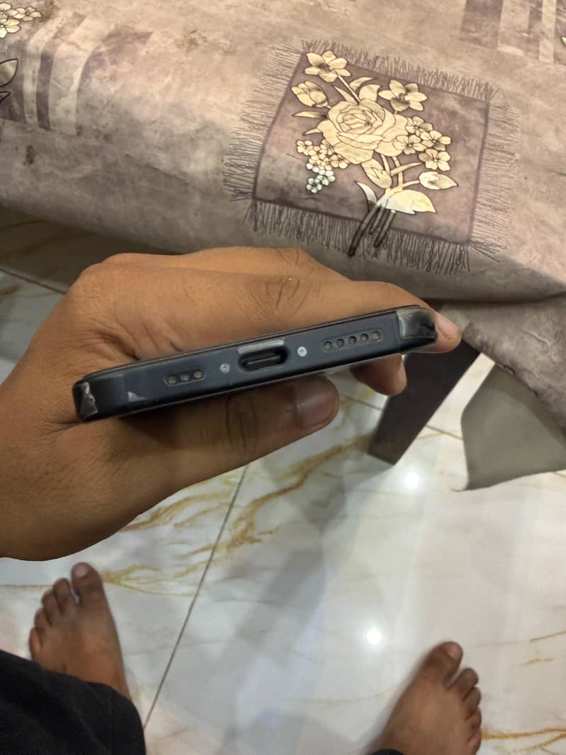 Apple iPhone 15 2