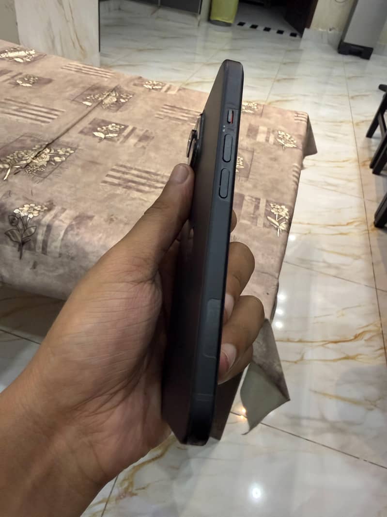 Apple iPhone 15 5