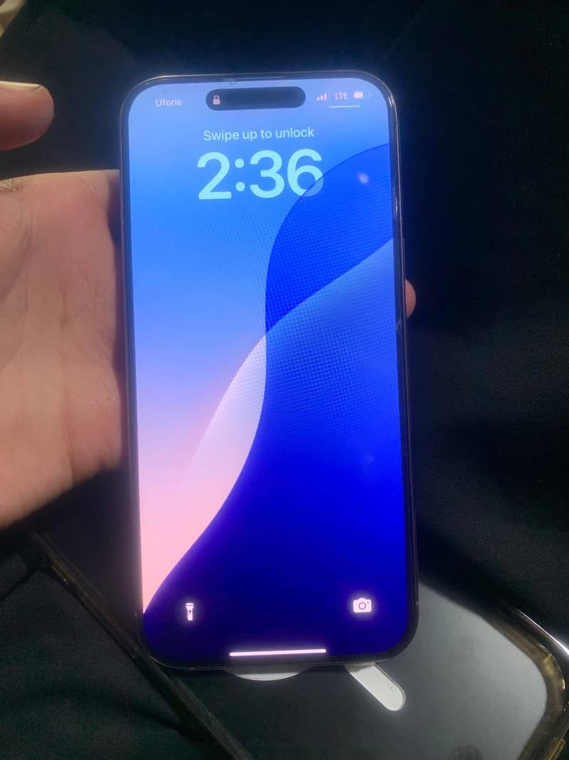 Apple iPhone 16 Pro Max 4