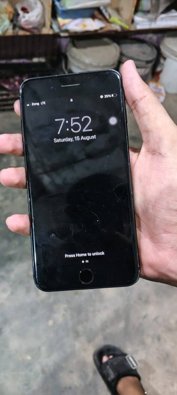 Apple iPhone 7 Plus 1