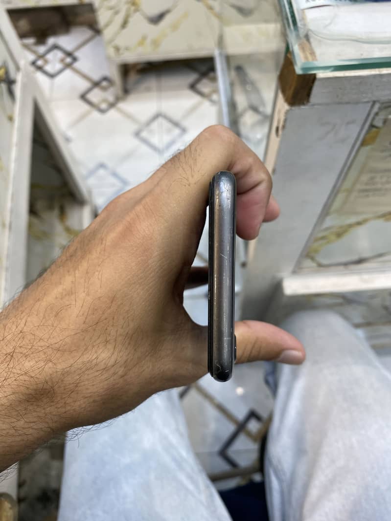 Apple iPhone 8 1
