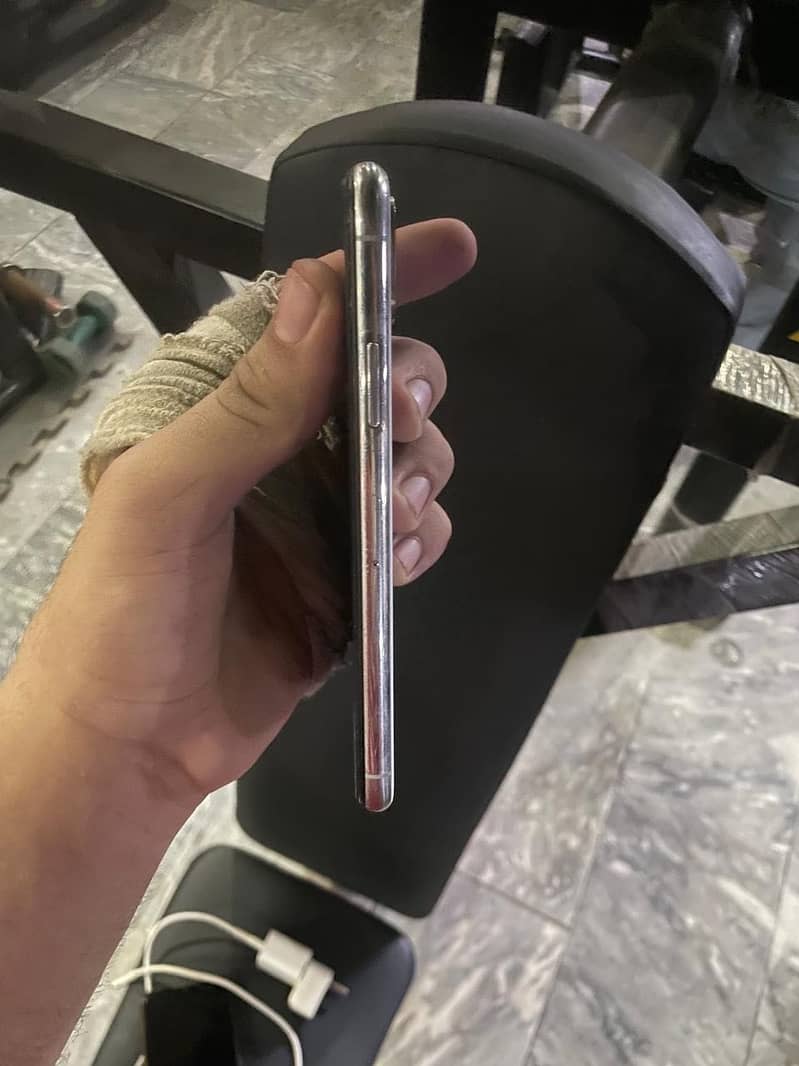 Apple iPhone X 0