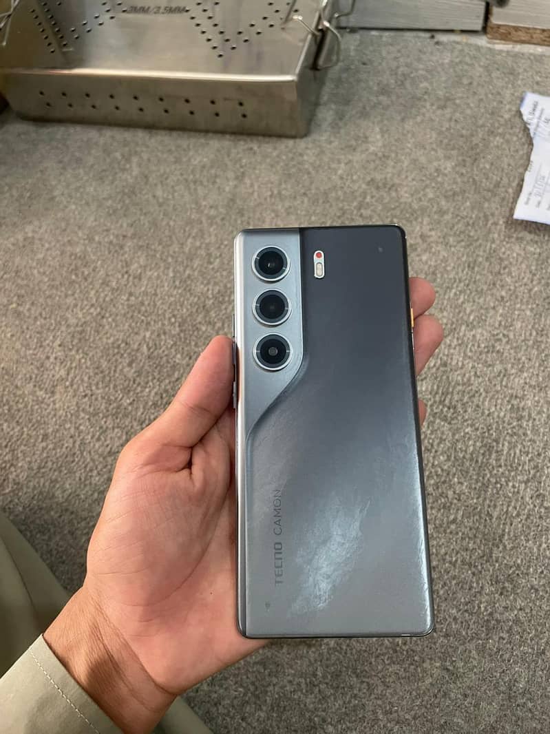 Tecno CAMON 40 Pro 3