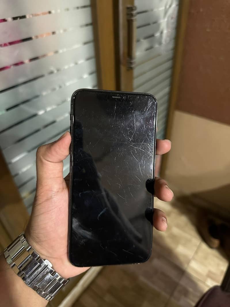 Apple iPhone 11 Pro Max 1