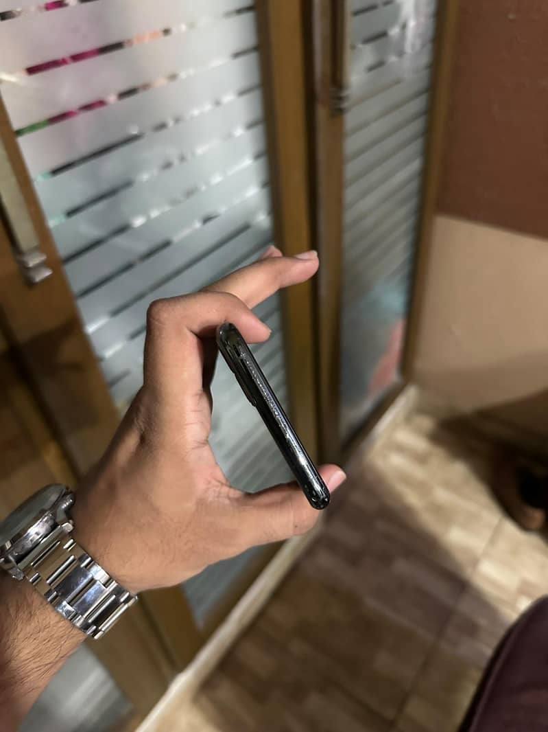 Apple iPhone 11 Pro Max 5