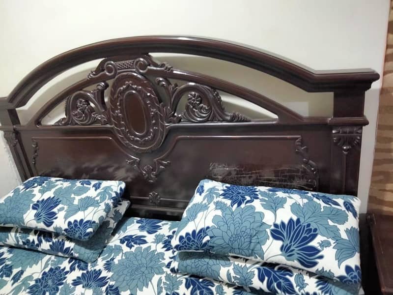 Bed Set (Bed, Dressing Table, Side Table) 2