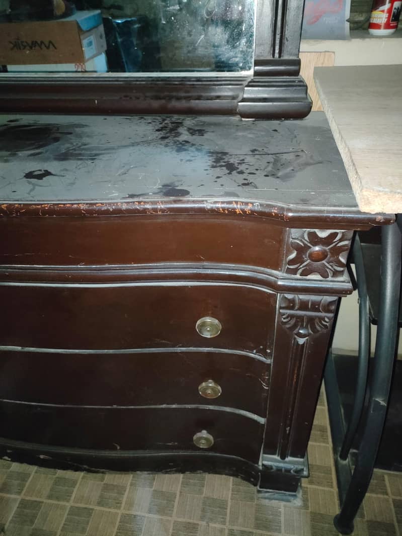 Bed Set (Bed, Dressing Table, Side Table) 6
