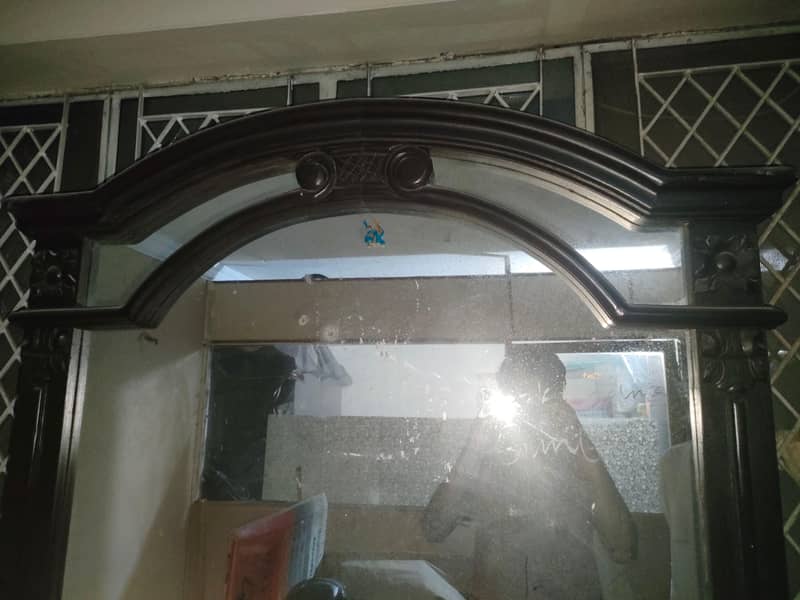 Bed Set (Bed, Dressing Table, Side Table) 7