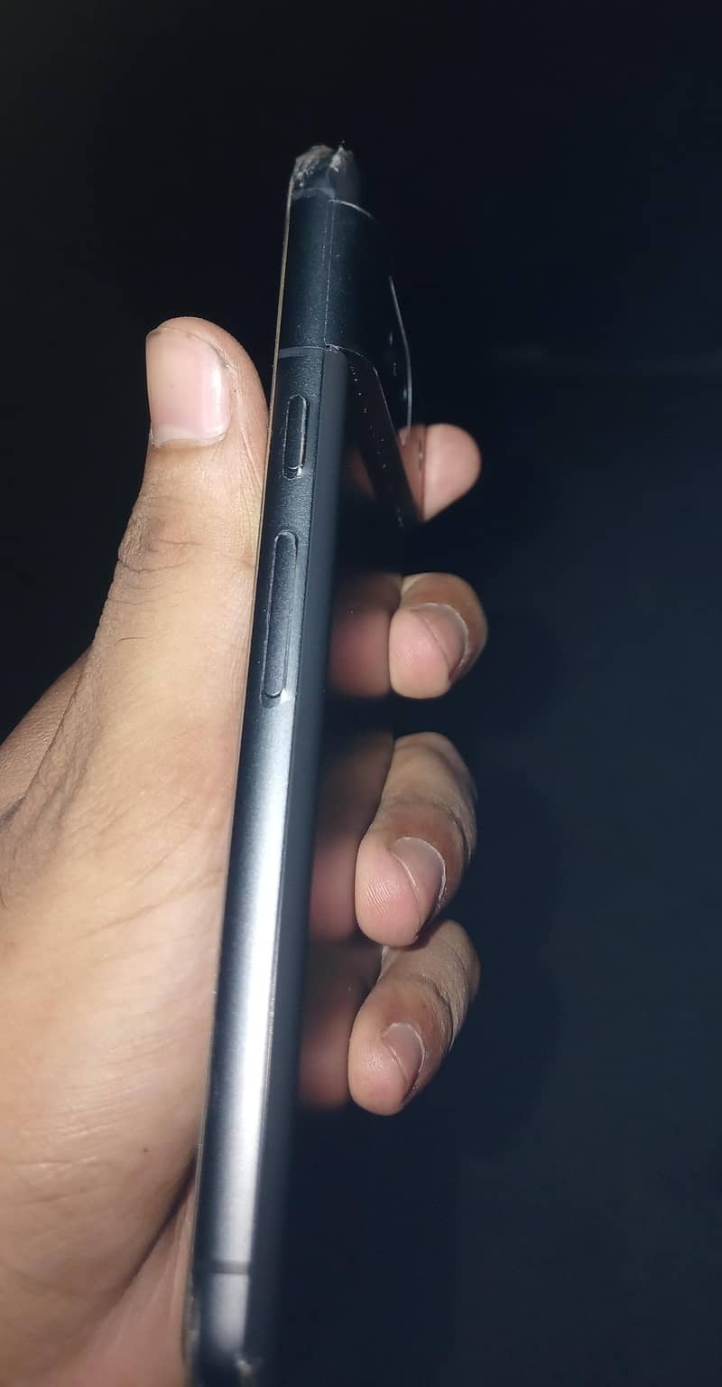 Google Pixel 8 4
