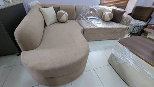 Modern L-Shape Sofa 5-6 Seater Wide Seating (Brand New)