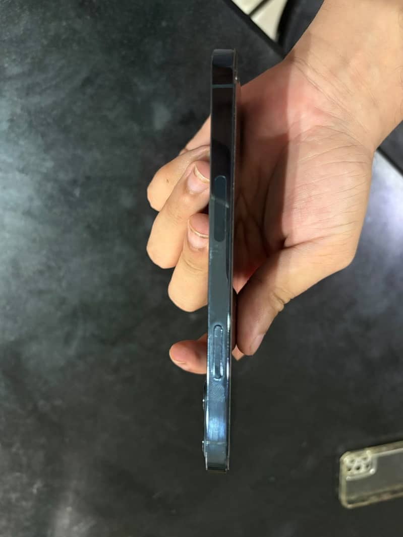 Apple iPhone 12 Pro 2