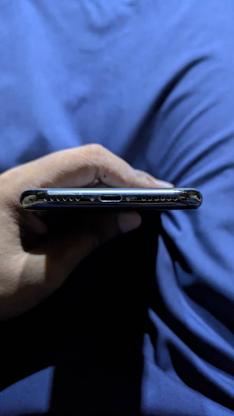 iphone X 4