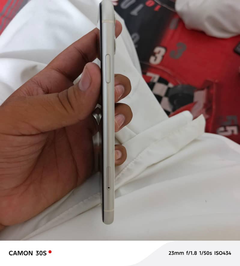 Apple iPhone 11 2