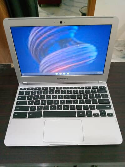 Samsung Chromebook Built-in Playstore Condition Good With Charger