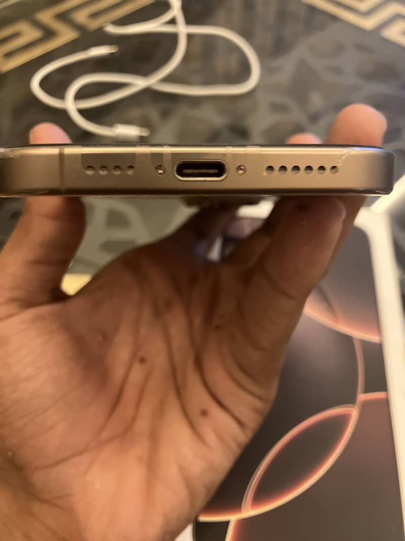 Apple iPhone 16 Pro Max 7