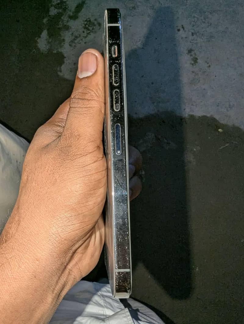 Apple iPhone 13 Pro Max 6