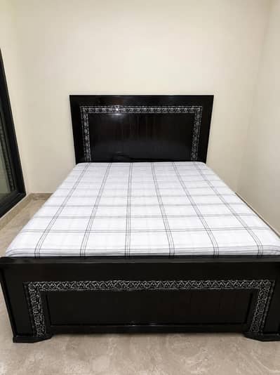 Bed and dressing For Sale in Good condition