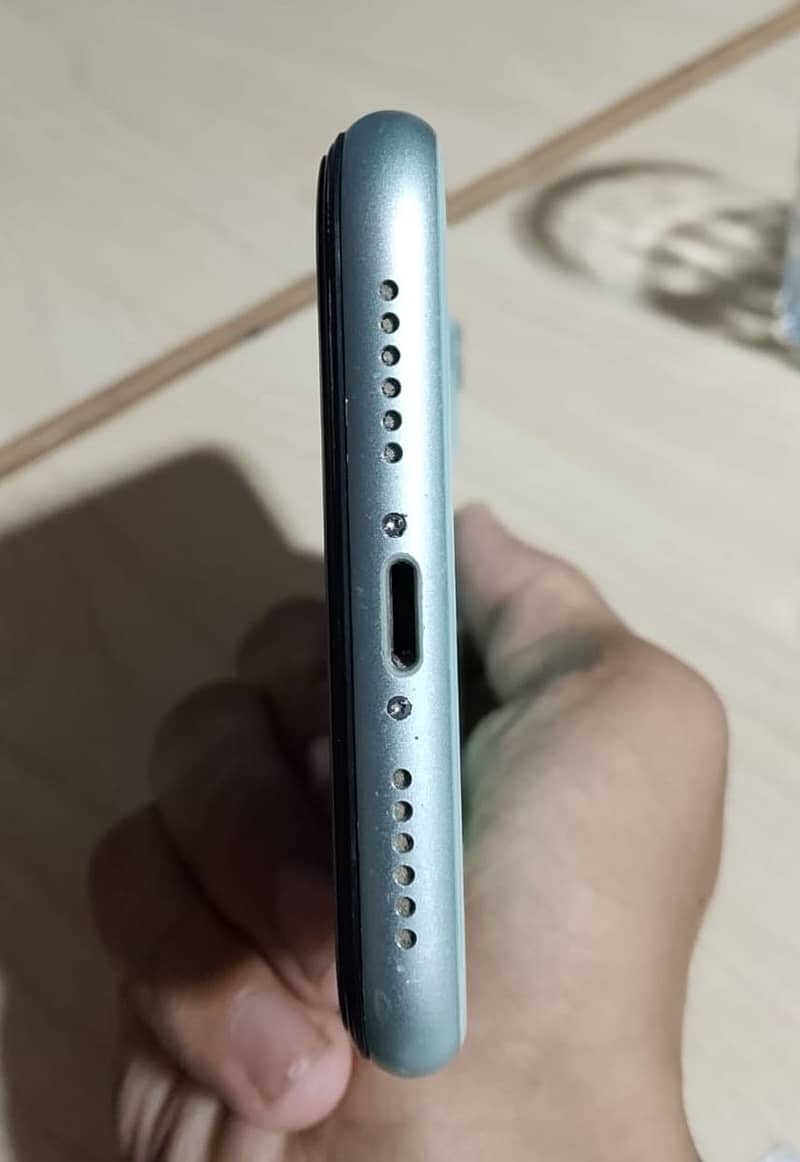 Apple iPhone 11 3