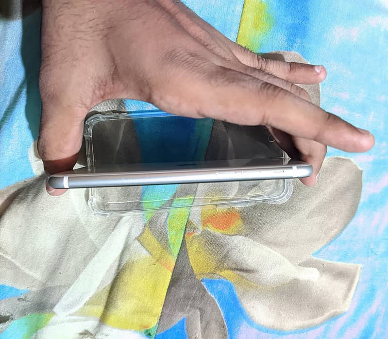 Apple iPhone SE 3