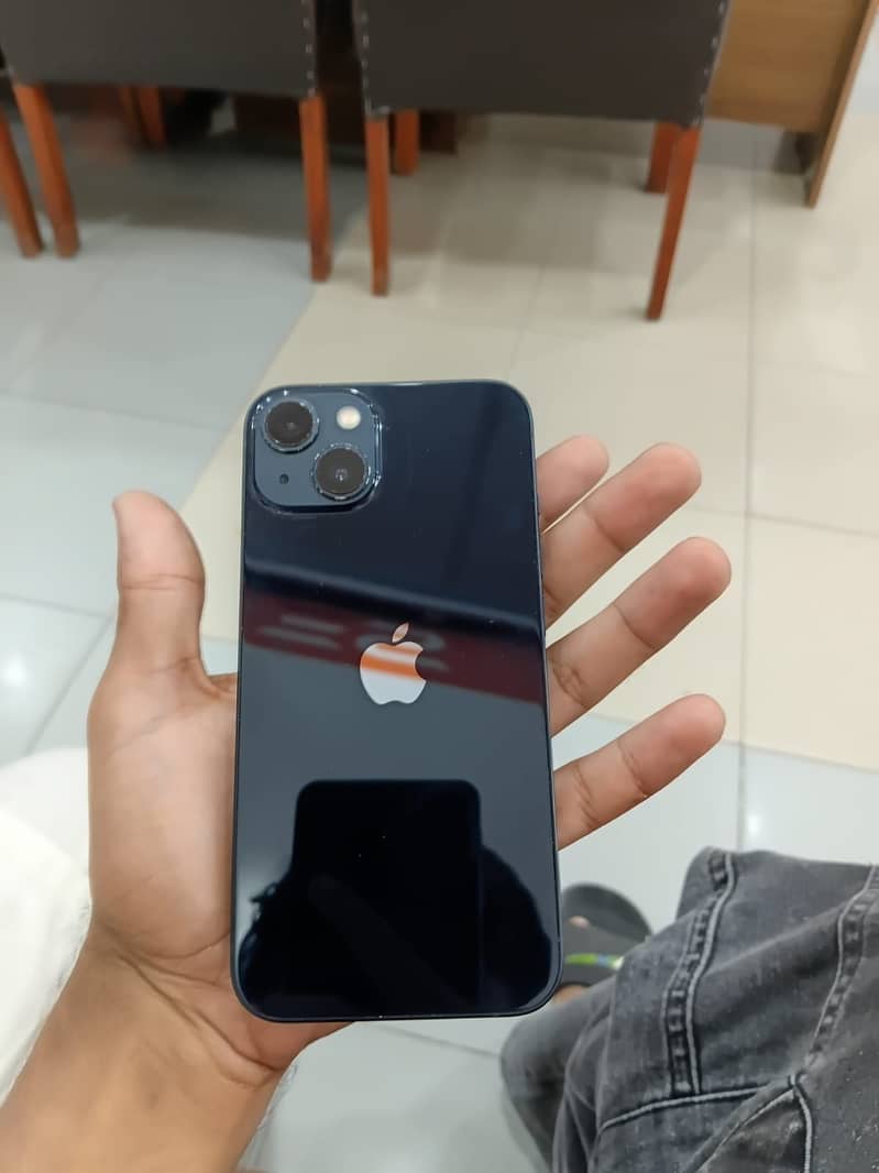 Apple iPhone 13 0