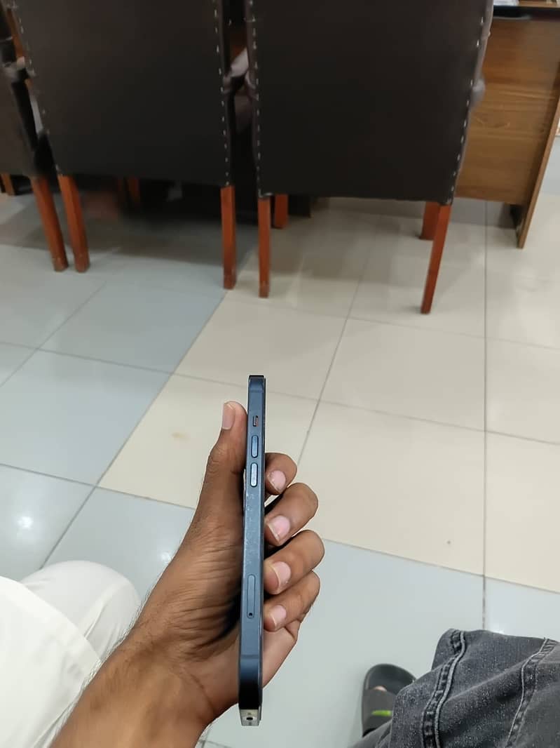 Apple iPhone 13 1