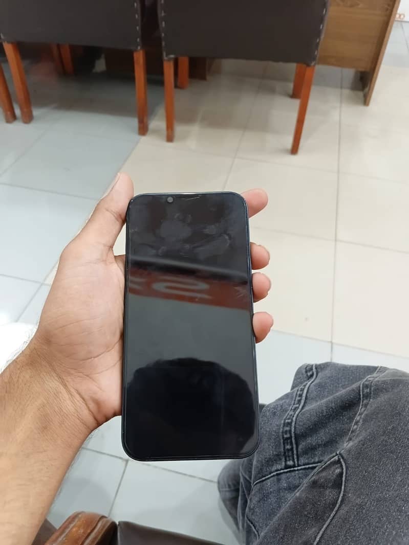 Apple iPhone 13 5