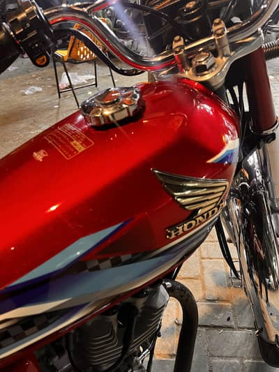 Honda 125 2024 model red color  0/3/1/7/0/7/8/7/4/5/1