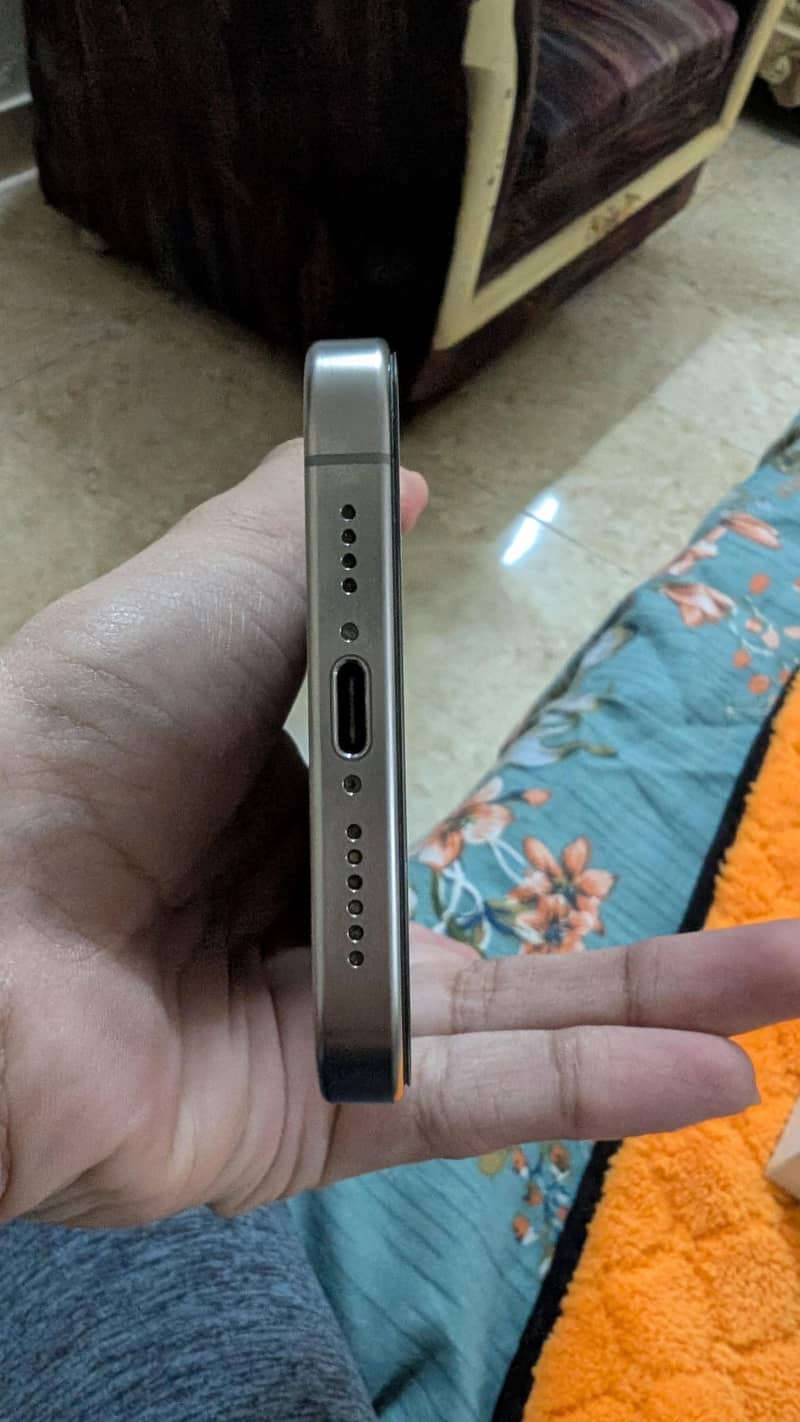 Apple iPhone 15 Pro Max 3