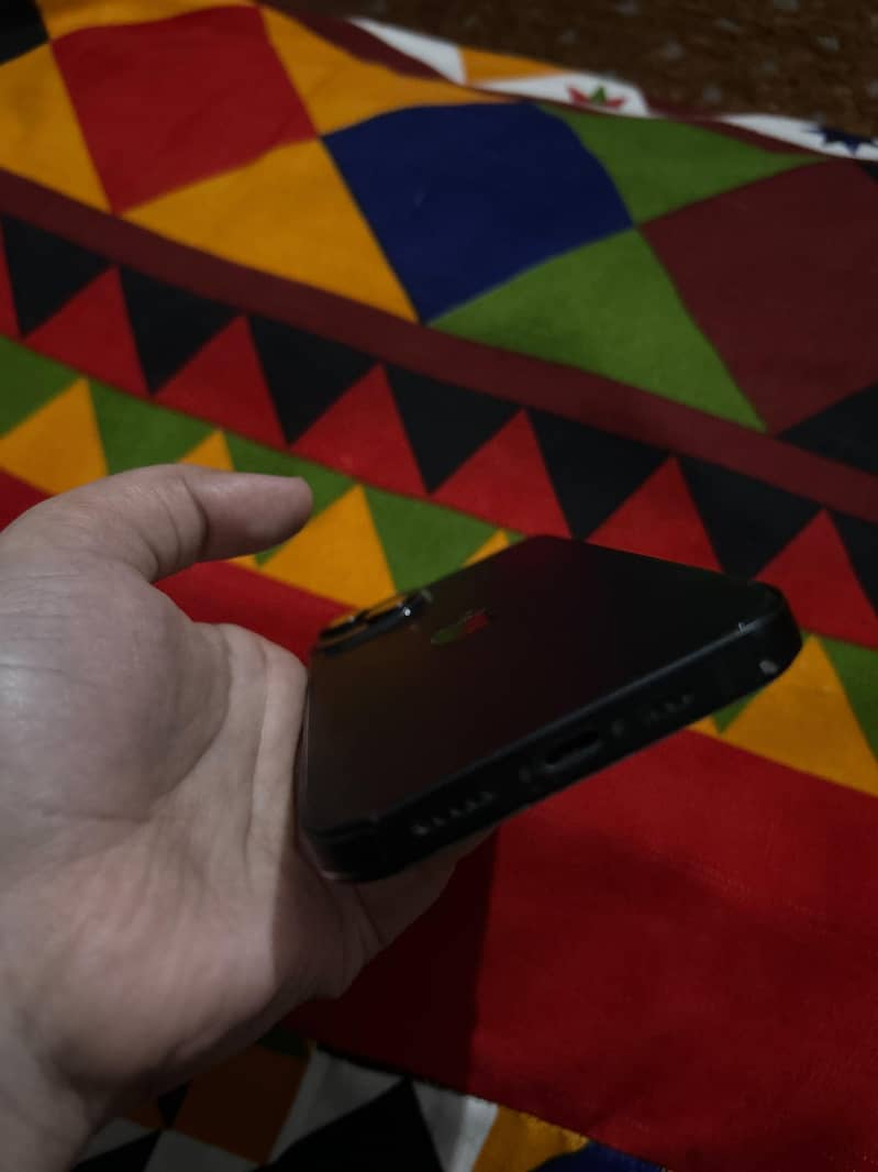Apple iPhone 14 3