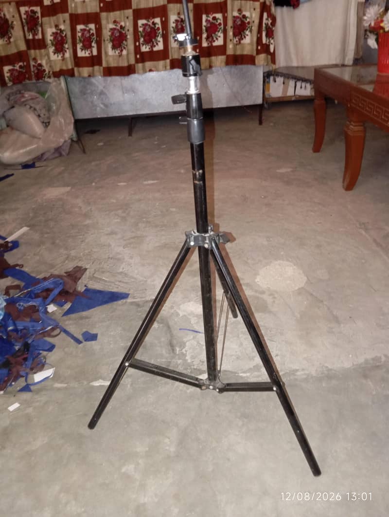 Tripod stand 7ft height adjustable 1