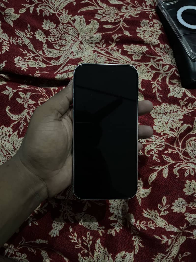 Apple iPhone 15 plus 0