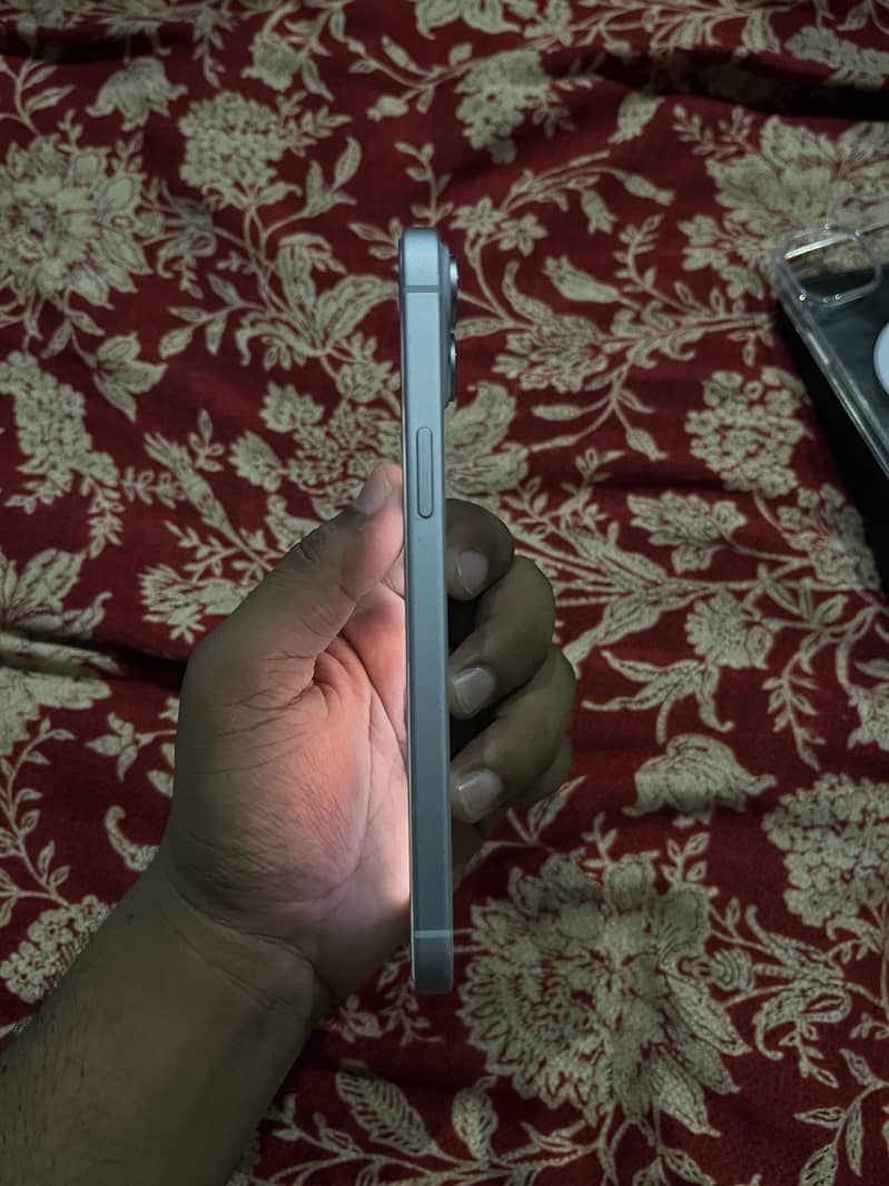 Apple iPhone 15 plus 4