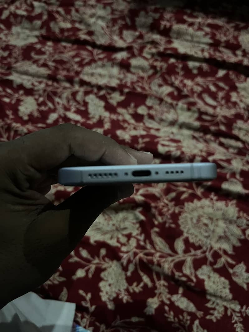 Apple iPhone 15 plus 8