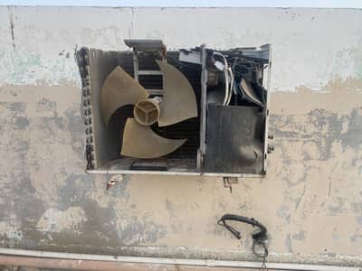 Kenwood 1.5 Ton eInverter AC (Non-Working Condition
