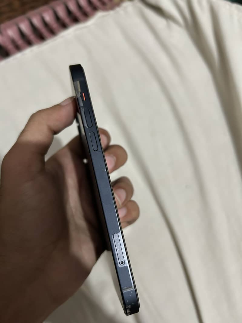 Apple iPhone 12 2