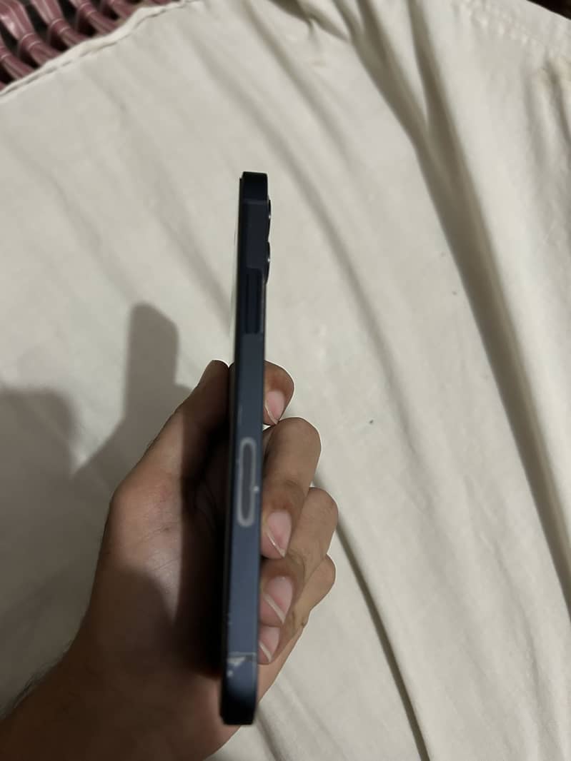 Apple iPhone 12 5