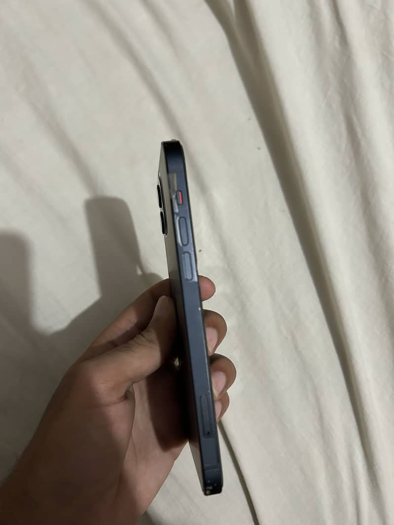 Apple iPhone 12 7